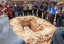 Bripda Natanael Dimakamkan secara Kedinasan, Keluarga Minta Kasus Diusut Tuntas Bripda Natanael