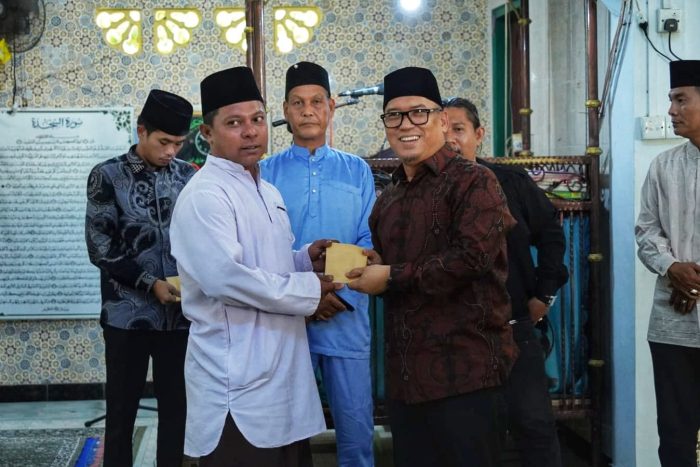Wagub Nyanyang Ajak Masyarakat Kawal Program Presiden Saat Safari Jumat di Pulau Terong