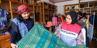 Pertamina Dorong Tenun Ulos Naik Kelas, Galeri di Samosir Berdayakan 70 Penenun Lokal