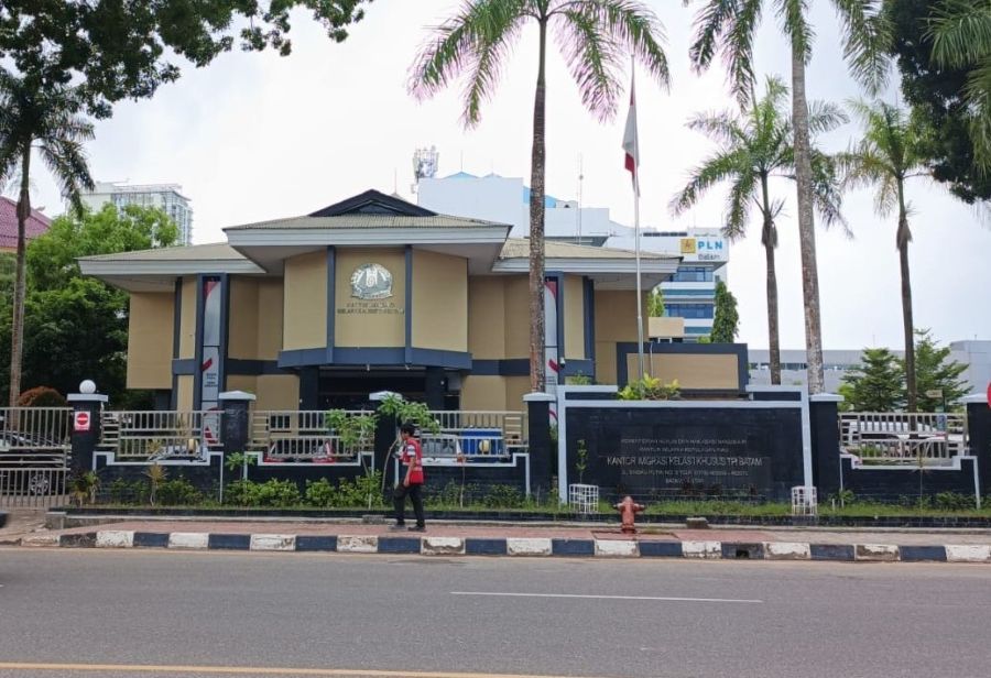 Petugas Imigrasi yang Viral Cekcok dengan WN Singapura Dibebastugaskan