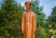Raja Ali Haji di Taman Magtymgyly Pyragy, di Antara Pahlawan Literatur, Penyair dan Pemikir Dunia