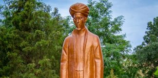 Raja Ali Haji di Taman Magtymgyly Pyragy, di Antara Pahlawan Literatur, Penyair dan Pemikir Dunia