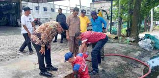 Pemko Tanjungpinang Tertibkan Kabel Optik di Drainase