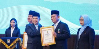 Ansar Raih Satyalancana Wira Karya Bidang Kelautan dan Perikanan Satyalancana Wira Karya