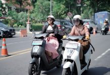 Perempuan Pengendara Motor Sering Abaikan Hal Ini, Padahal Bisa Berujung Kecelakaan