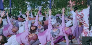 HARRIS Batam Center dan HARRIS Waterfront Dorong Gaya Hidup Sehat Lewat Yoga HARRIS Batam Center