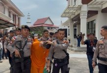 Sidang Perdana 4 Bintara Polda Kepri Hampir Ricuh, Keluarga Minta Terdakwa Dihukum Mati Sidang Bintara Polda Kepri