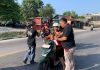 Tebar Semangat Merah Putih, IWO Karimun Bagikan Ratusan Bendera IWO Karimun