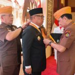 Wagub Nyanyang Raih Anugerah Bintang Veteran