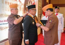 Wagub Nyanyang Raih Anugerah Bintang Veteran