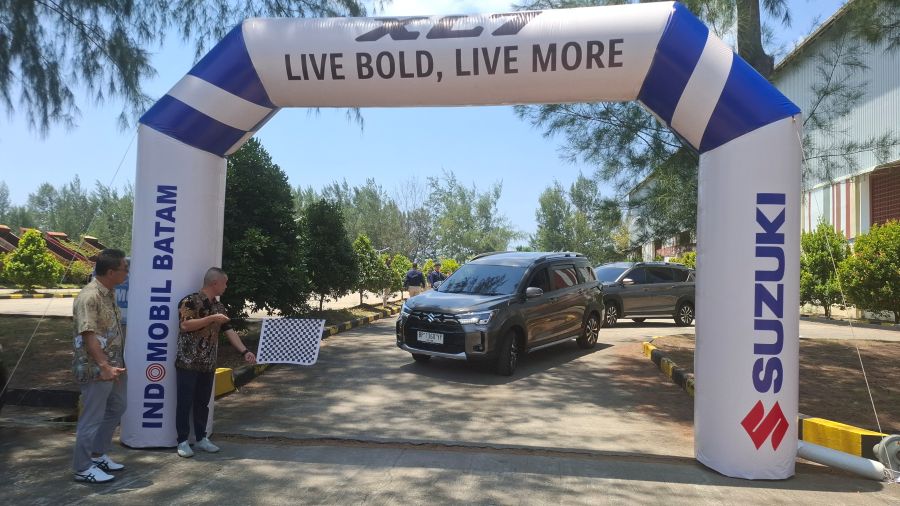 Suzuki XL7 Terbaru Kantongi 1.300 SPK, Penyerahan Perdana Dimulai dari Batam