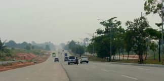 Kabut Asap Selimuti Batam, PM2.5 Capai 82,9 Mikrogram per Meter Kubik
