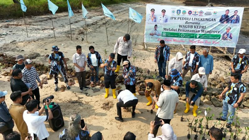 Ikatan Pemuda Karya Kepri dan Batam Bergerak Jaga Lingkungan Pesisir
