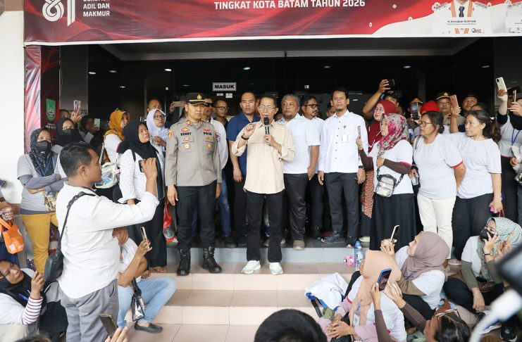 Ratusan Pekerja PT Ghim Li Mengadu ke Pemko Batam Pekerja PT Ghim Li