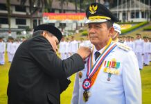 Gubernur Ansar Terima Penghargaan Kartika Pamong Praja Madya dari IPDN