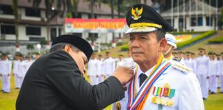 Gubernur Ansar Terima Penghargaan Kartika Pamong Praja Madya dari IPDN