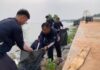 Green Action, PLTU Karimun Gelar Bersih-bersih Kawasan Pantai Jembatan Sanur