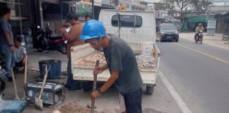 Respons Cepat, Perumda Tirta Mulia Karimun Lakukan Perbaikan Pipa JDU di Area Meral
