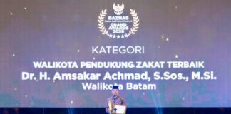 Amsakar Raih Penghargaan Wali Kota Pendukung Zakat Terbaik 2026