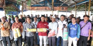 73 Nelayan di Batam Terima Alat Tangkap, Iman Sutiawan Janjikan Bantuan Sampan